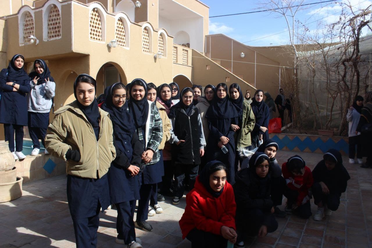 دبیرستان دوره اول دخترانه گلستان مهر